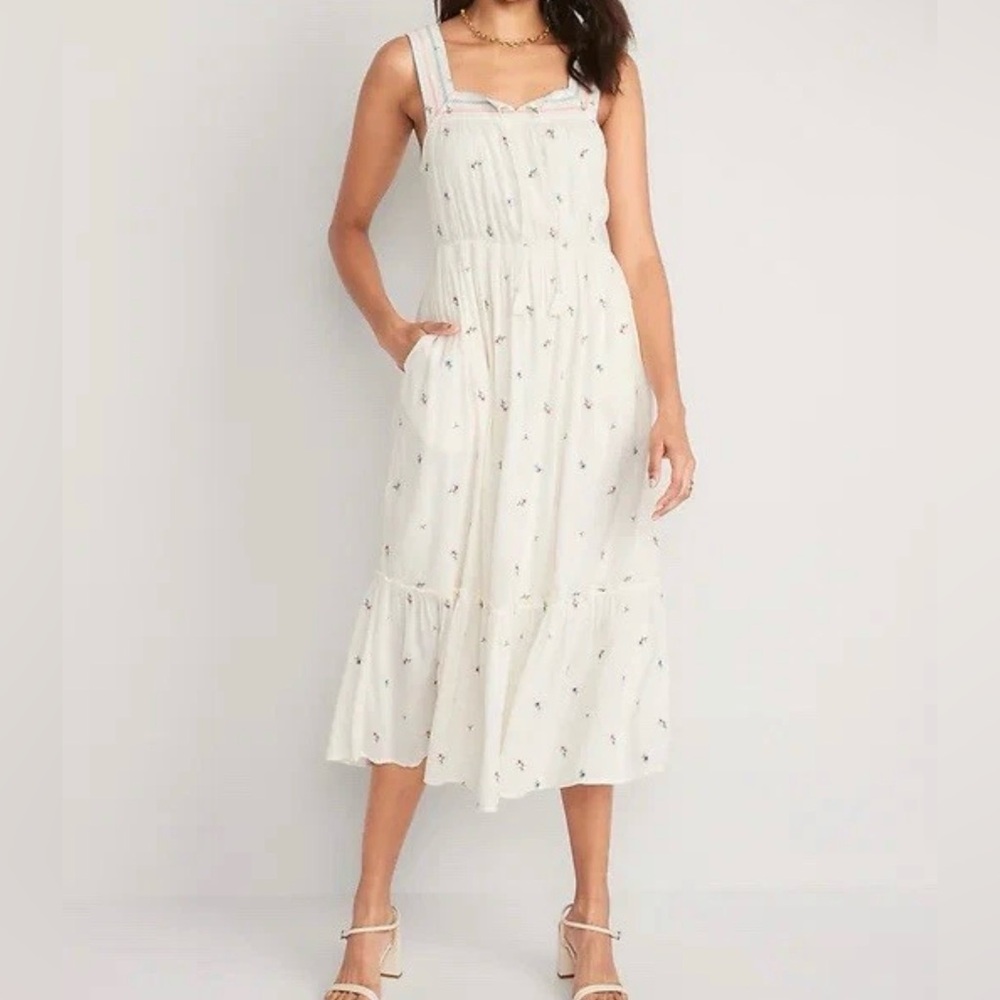 Old Navy Large Maxi Dress Cream Dainty Embroidered Floral Peasant Tiered Pockets